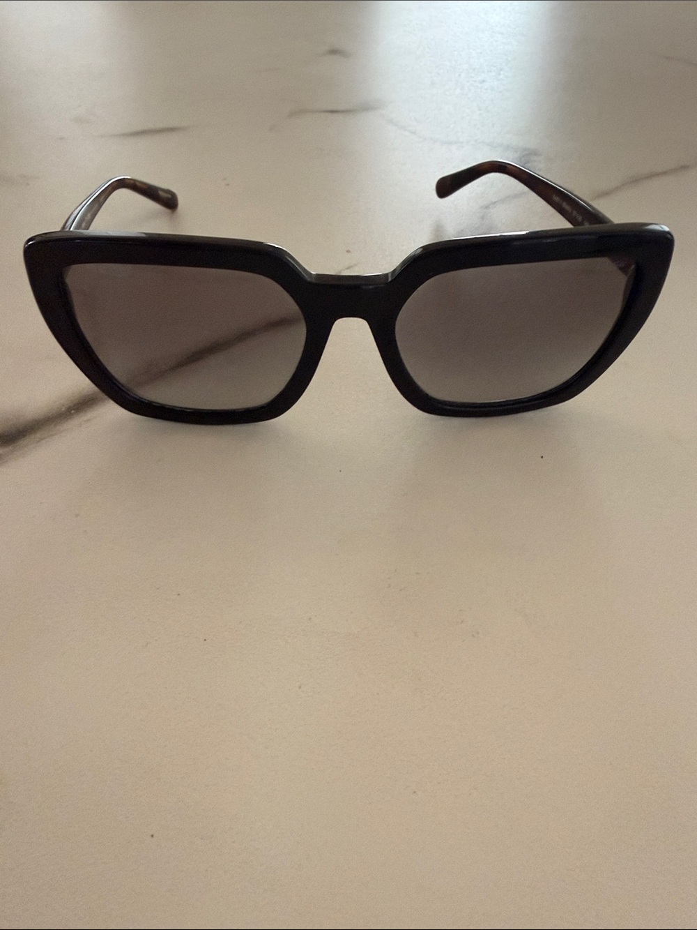 Coach Women's Black Square Sunglasses w